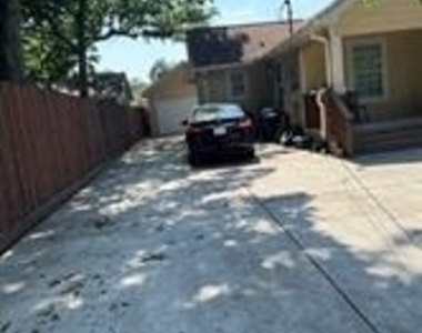 6505 Frisco Street - Photo Thumbnail 2