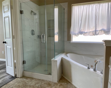 5124 Arborwood Drive - Photo Thumbnail 15