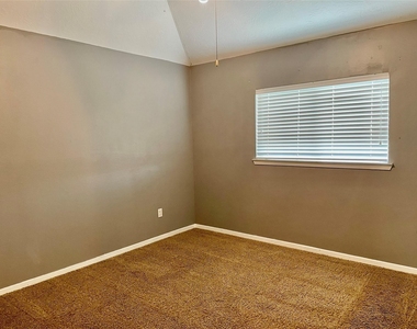 5124 Arborwood Drive - Photo Thumbnail 18