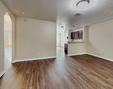 22270 Queenbury Hills Drive - Photo Thumbnail 3