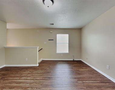 22270 Queenbury Hills Drive - Photo Thumbnail 10