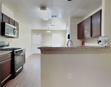 22270 Queenbury Hills Drive - Photo Thumbnail 2