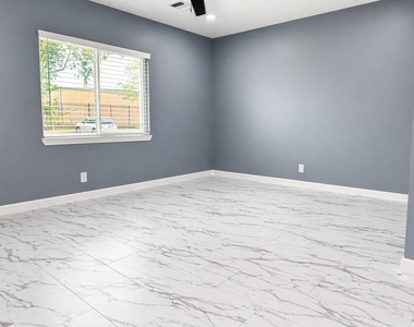 7054 Peyton Street - Photo Thumbnail 7