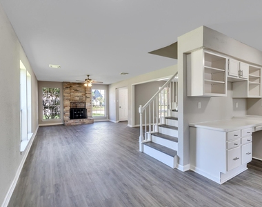 4511 Tangle Creek Lane Lane - Photo Thumbnail 6