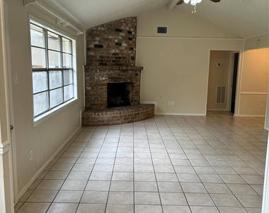 3506 Valerie Lane - Photo Thumbnail 2