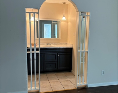 3506 Valerie Lane - Photo Thumbnail 9