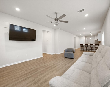 10216 Badger Run Lane - Photo Thumbnail 5