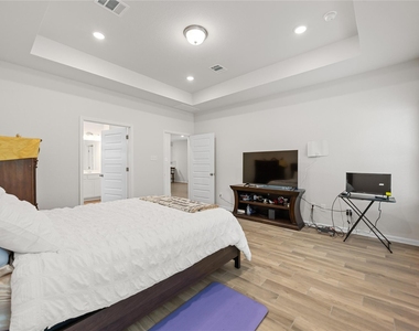 10216 Badger Run Lane - Photo Thumbnail 7