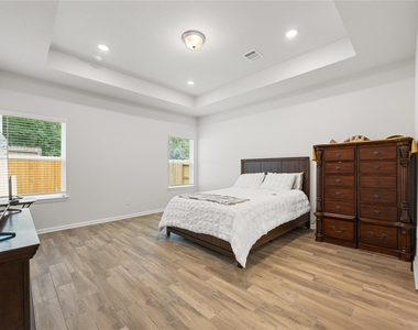 10216 Badger Run Lane - Photo Thumbnail 6