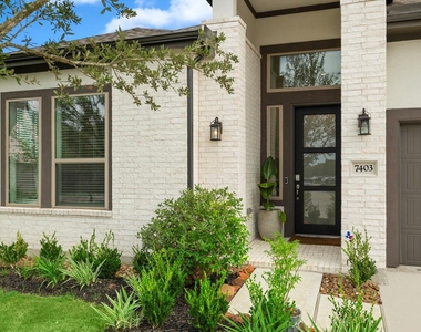 7403 Hanover Lane - Photo Thumbnail 2