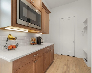 7403 Hanover Lane - Photo Thumbnail 13