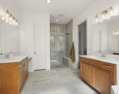7403 Hanover Lane - Photo Thumbnail 18