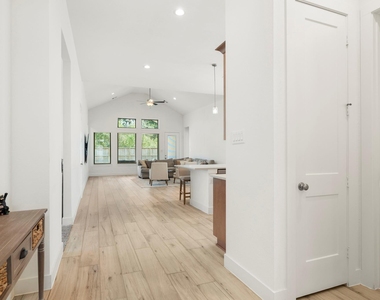 7403 Hanover Lane - Photo Thumbnail 6
