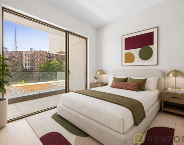 960 Franklin Avenue - Photo Thumbnail 2