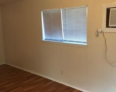 716 Fernwood Street - Photo Thumbnail 8