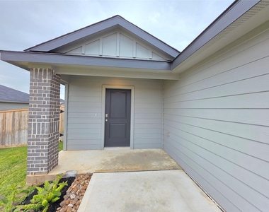 40821 Hawthorne Glades Street - Photo Thumbnail 18