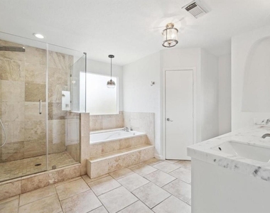 3818 Childress Street - Photo Thumbnail 5