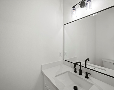 870 W Little York Road - Photo Thumbnail 11