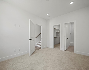 870 W Little York Road - Photo Thumbnail 8
