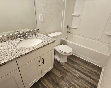 14214 Green Wing Circle - Photo Thumbnail 5