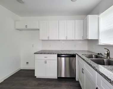 8122 Sterling Shire Street - Photo Thumbnail 8