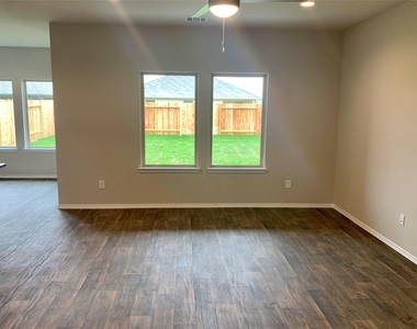 4227 Isoletta Court - Photo Thumbnail 20