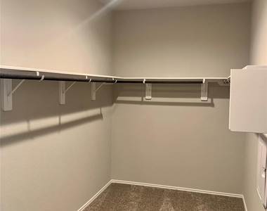 4227 Isoletta Court - Photo Thumbnail 10