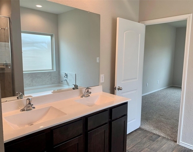 4227 Isoletta Court - Photo Thumbnail 6