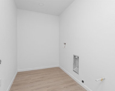 16016 Green Manor Drive - Photo Thumbnail 8