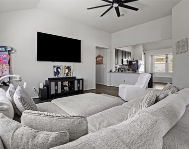 622 Little Cypress Lane - Photo Thumbnail 3
