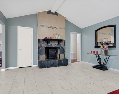 11826 Oceanview Street - Photo Thumbnail 7