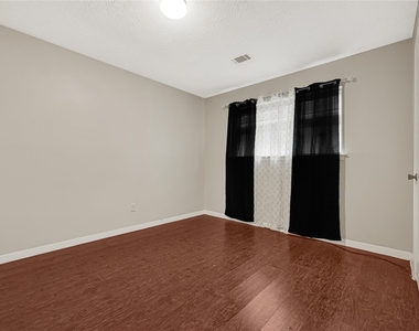 11826 Oceanview Street - Photo Thumbnail 13