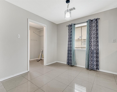 11826 Oceanview Street - Photo Thumbnail 9