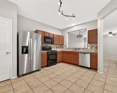 16855 Mammoth Springs Drive - Photo Thumbnail 11