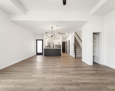 4309 Larkspur Street - Photo Thumbnail 3