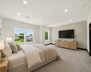 4439 Gunter Street - Photo Thumbnail 10