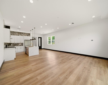 4439 Gunter Street - Photo Thumbnail 4