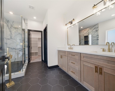 4439 Gunter Street - Photo Thumbnail 11