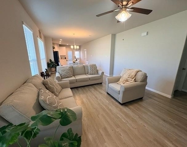341 Emerald Thicket Lane - Photo Thumbnail 3