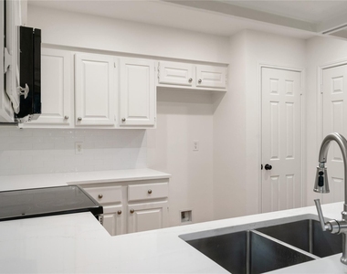 915 S Diamondhead Boulevard - Photo Thumbnail 10