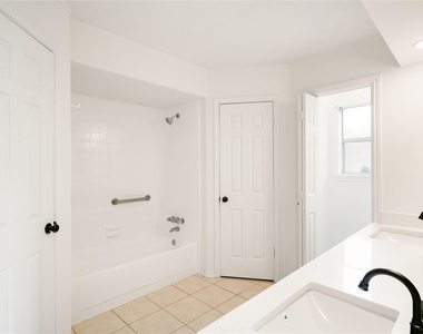 915 S Diamondhead Boulevard - Photo Thumbnail 13
