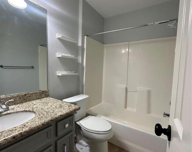 105 Harbor Court Drive - Photo Thumbnail 24