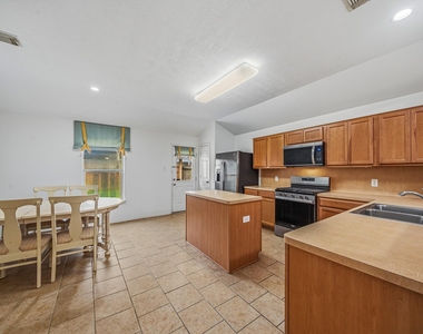 22327 Albee Drive - Photo Thumbnail 10