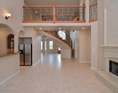 3903 Pinesbury Drive - Photo Thumbnail 2