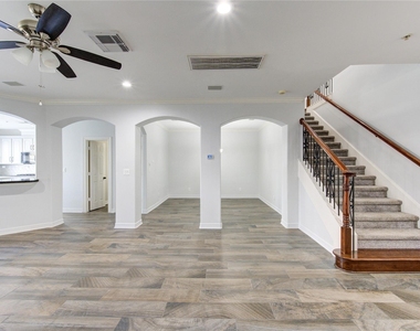 4340 Lake Walk Court - Photo Thumbnail 5