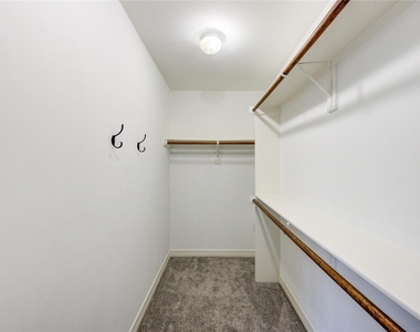 4340 Lake Walk Court - Photo Thumbnail 29