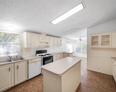 3614 College Street - Photo Thumbnail 1