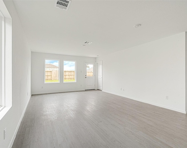 31410 Casacalenda Lane - Photo Thumbnail 6