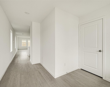 31410 Casacalenda Lane - Photo Thumbnail 2