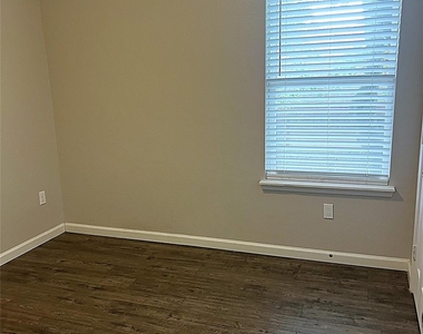 5779 Belarbor Street - Photo Thumbnail 12